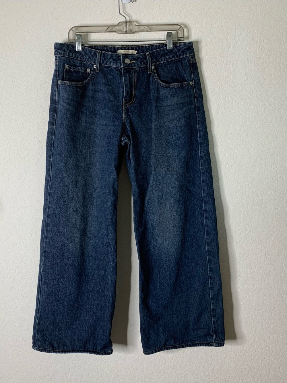 Levi’s blue womens low loose jeans 31